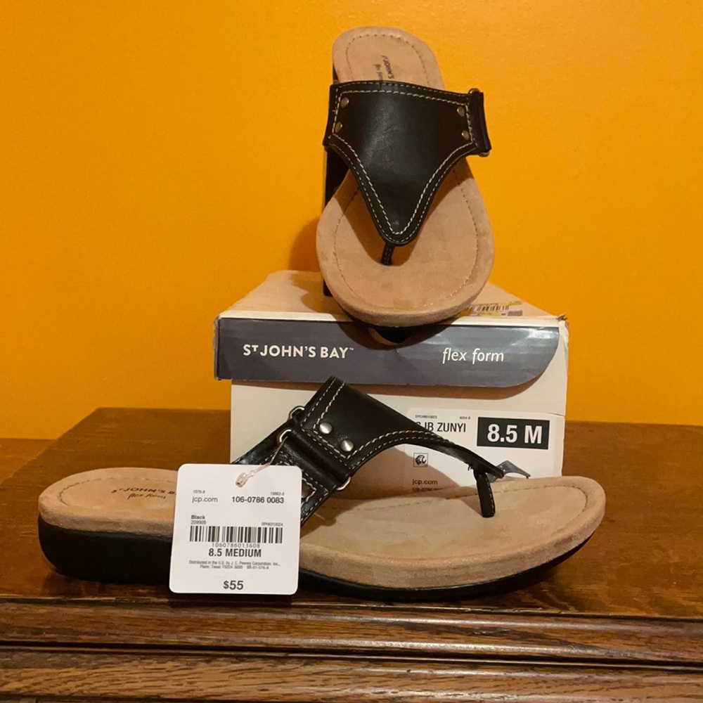 NWT St. John’s Bay flex form sandals